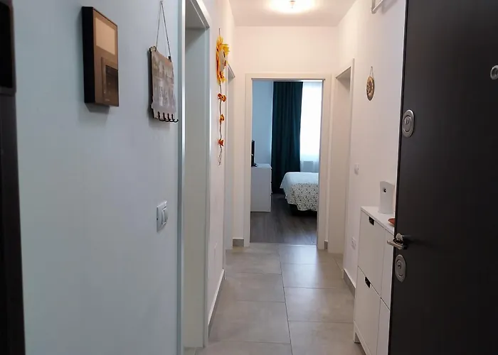 Casa Cu Floarea Soarelui * Brassó